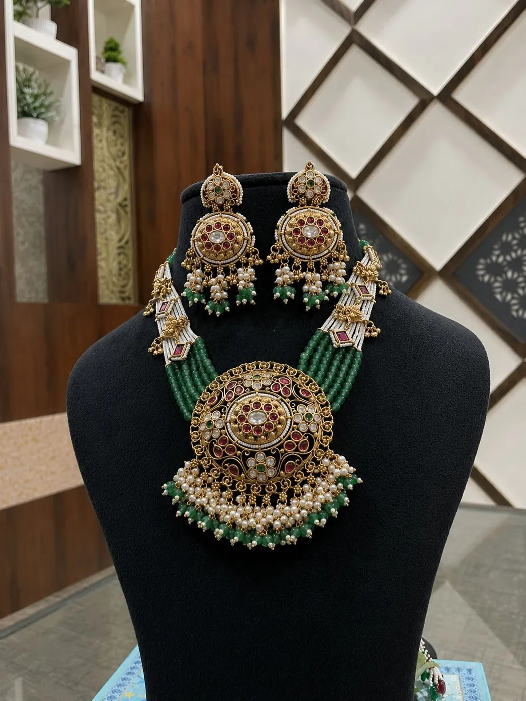 Polki Set with Emerald Beads